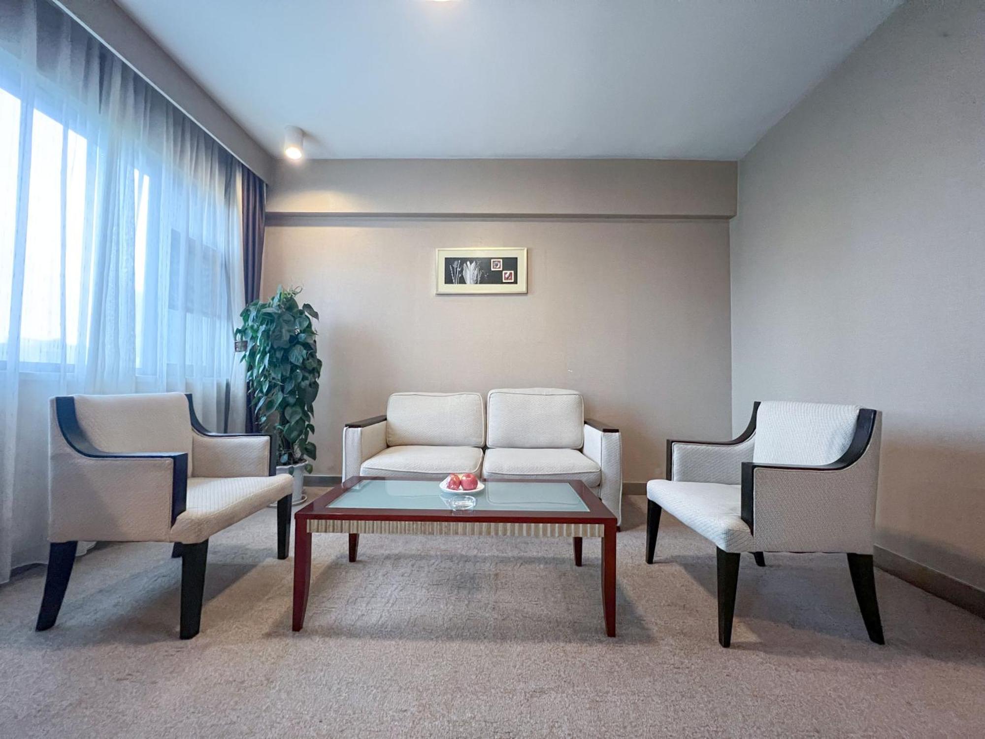Holiday Inn Express Zhengzhou Zhongzhou By Ihg Bagian luar foto