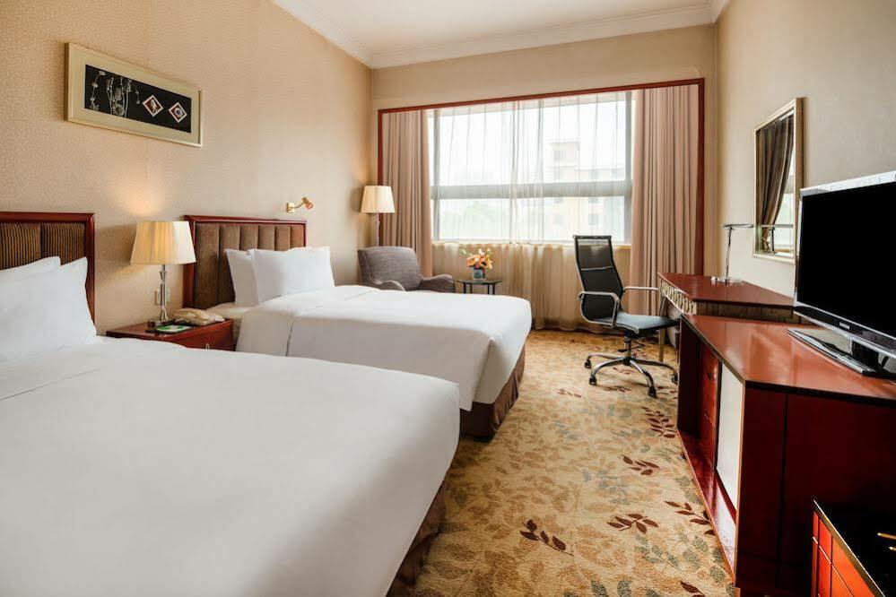 Holiday Inn Express Zhengzhou Zhongzhou, An Ihg Hotel Bagian luar foto